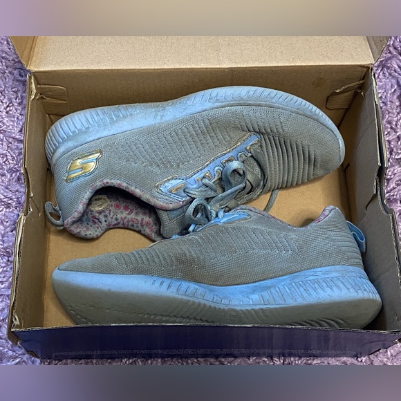 Sketchers Lil Bobs w/ air cooled memory foam size 2 w/ original box - Picture 12 of 14